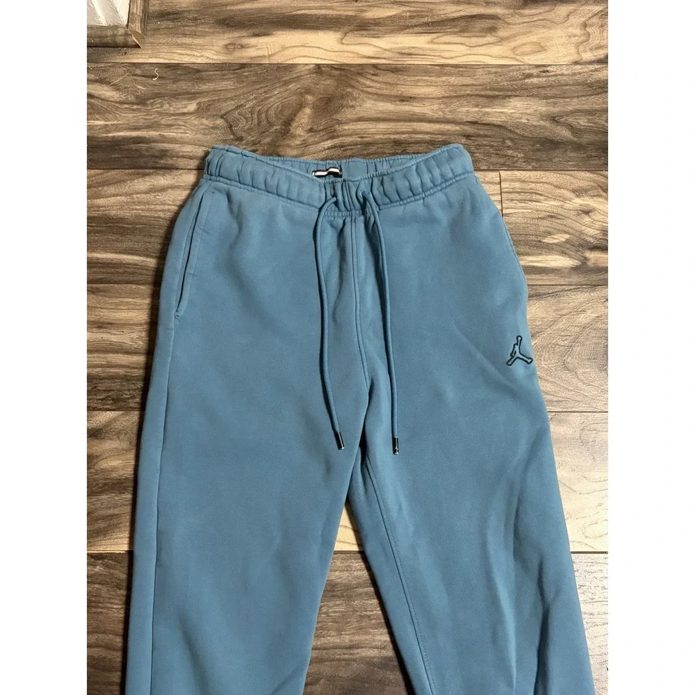 Jordan Essentials Men's Fleece Pants, Size Small Blue  668